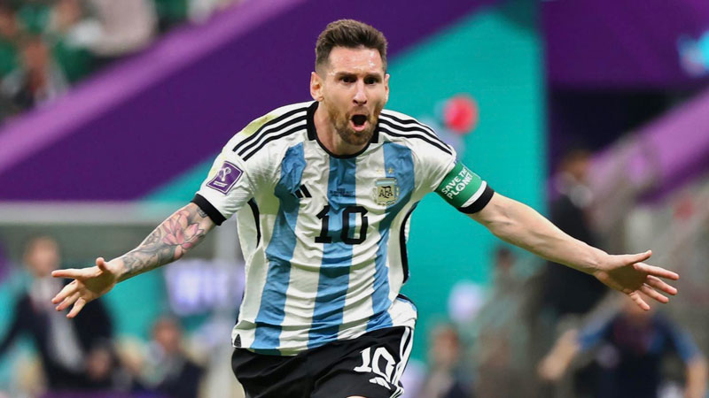 Messi còn kém Ronaldo bao nhiêu bàn